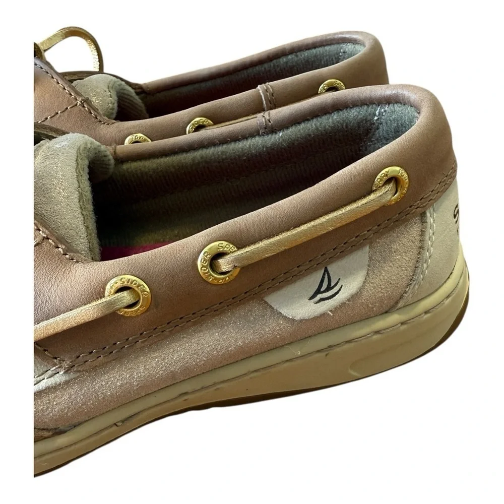 Sperry these top